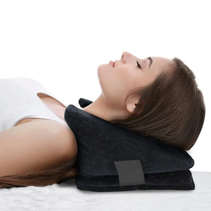 Xtra-Comfort traction wedge pillow